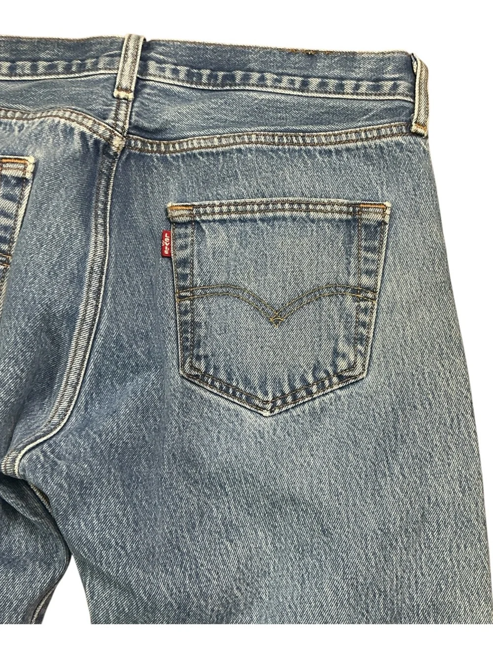 Y2K Levi’s 501 button fly straight leg red tab medium wash jeans 33 x 26
